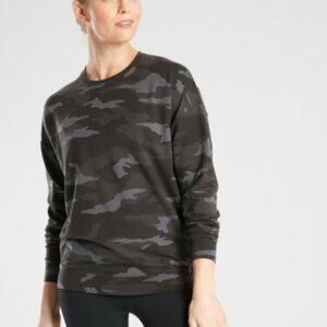 Athleta Womens Dark Grey And Black Camo Long Sleeve Sweat Shirt Size Small